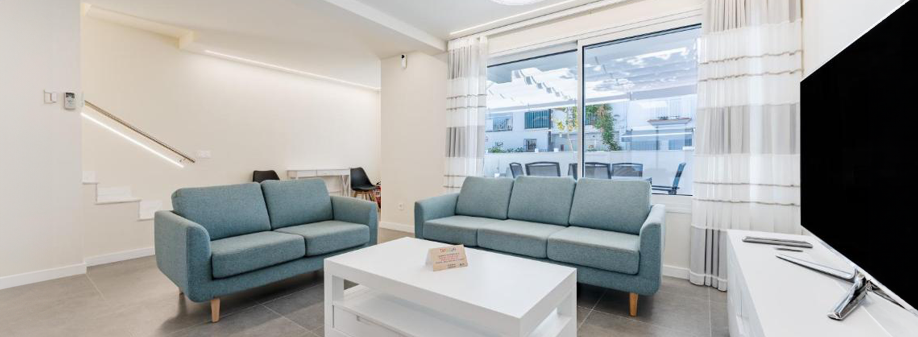 Imagen del comedor de la casa de alquiler vacacional "Mijas Beach House" en Mijas, Costa del Sol.
